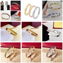 Fashion Clothing For Women Bracelet Fashion Necklace Lucky Clover for Woman Classic Luxury Designer Jewelry 33382