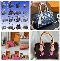 Monogram Women's Shoulder bag Canvas Pillow Handbag Purse Shell bag Tote Bags Women Handbags Fashion Shopping Bags Washing Bags 34521
